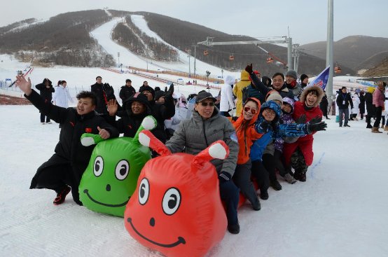 海淀区打造万人滑雪嘉年华，今冬“热雪”来袭邀你畅享
